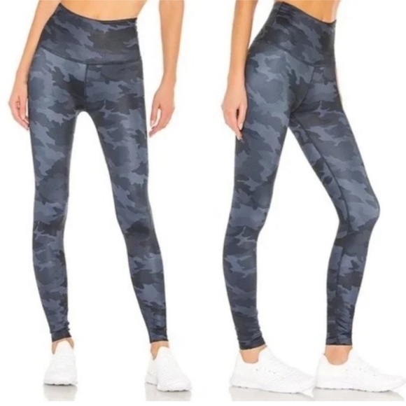 Beyond Yoga Lux High Waist Gray Camouflage Compression Leggings Sz Medium - Picture 1 of 10